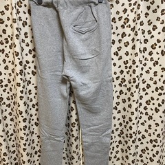 ロデオクラウンズ　ズボン　ジョガーパンツ　グレー✖️レッドの画像