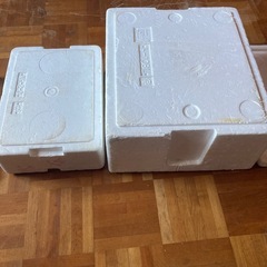 発泡スチロールの箱の画像