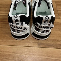 新品未使用　スニーカーの画像