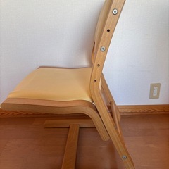 「訳あり品」成長チェア　学習椅子の画像