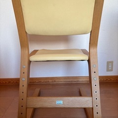 「訳あり品」成長チェア　学習椅子の画像