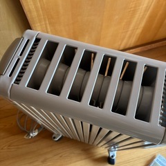 【ほぼ未使用】デロンギ オイルヒーター071221TECの画像