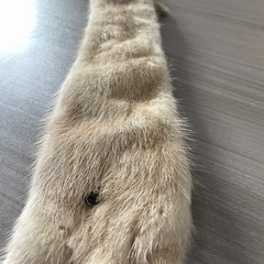 毛皮のマフラーの画像