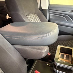 【美品】輝オート　MADLYS デリカD5ビッグアームレストの画像