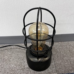 テーブルランプの画像