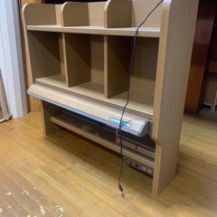 勉強机の上の棚の画像