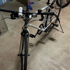 Valiente V700 クロスバイク 🔁6段切替 💡ライト付の画像