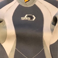 SAS ウエットスーツ  厚さ5mm程度 小さめの画像