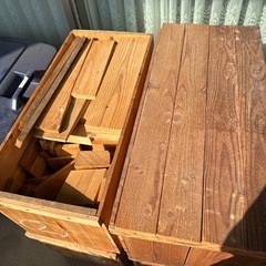 りんごの木箱の画像