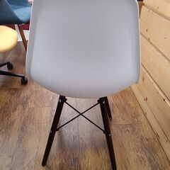 ★リユースのサカイ水戸店★ダイニングチェアホワイトH×D×Wクリーニング済みMT6404の画像