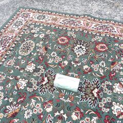 配達先決定🚚　無料配達します🚚定価2万円💖良品💖ベルギー💖ラグ💖240×240💖クラシックデザイン💖の画像