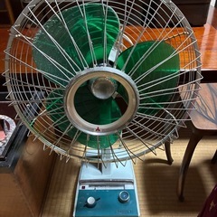 昭和レトロ家具・家電・雑貨まとめ売り（箪笥・扇風機・火鉢・テレビ台など）の画像