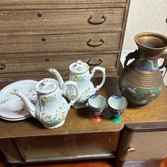 昭和レトロ家具・家電・雑貨まとめ売り（箪笥・扇風機・火鉢・テレビ台など）の画像