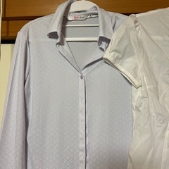 事務系ブラウス3点　の画像