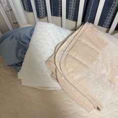 ベビーベッド　　KATOJI ハイシートベビーベッドⅡ  マットレス、シーツセットの画像