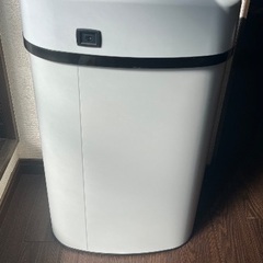 自動開閉ゴミ箱の画像