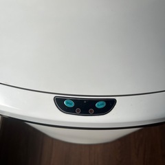 自動開閉ゴミ箱の画像