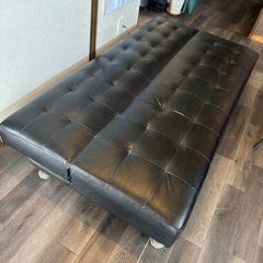 黒のソファーベットの画像