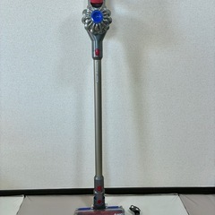 【問い合わせ停止】ダイソン　dyson  v8 absolute 掃除機  充電器付き の画像