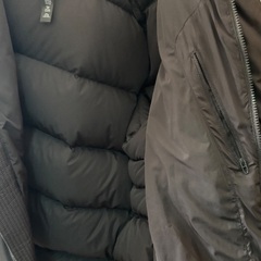 ほぼ新品ルルレモンのメンズダウンジャケット黒の画像