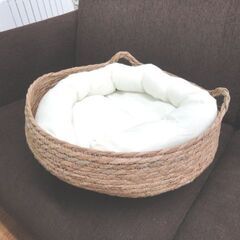 未使用 わら編み猫バスケット 猫ベッド ソフトクッション付き 子猫ベッド 猫 小型犬用 ペット用品 西岡店の画像