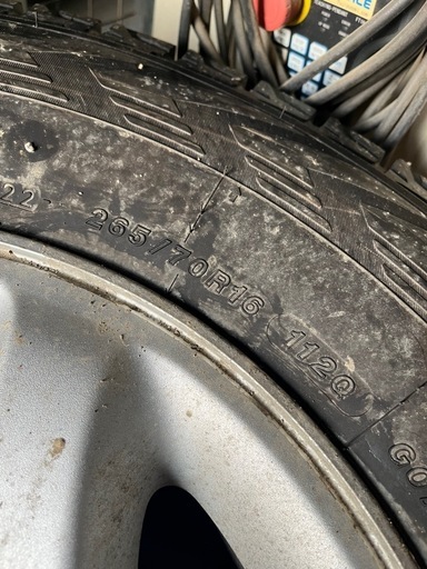 265/70R16 スタッドレスタイヤ ホイールセット４本