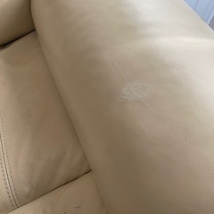 【ニトリ】電動リクライニングソファ 3人掛け 本革 アイボリー 中央テーブル付き（旧型）の画像