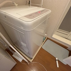 ニトリのダブルベッド 洗濯機 冷蔵庫 カーテン ガス台 照明器具3個 食器などの画像