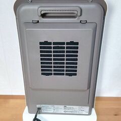 【B433】セラミックファンヒーター　消臭付き　2012年製　薄型　動作確認OK　現状品の画像