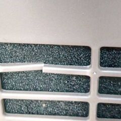 【B433】セラミックファンヒーター　消臭付き　2012年製　薄型　動作確認OK　現状品の画像