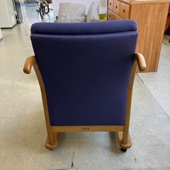 イ2511-409 希少！Karimoku キャスター付き アームチェア 手押し可能 ブルー キズ汚れ有り　の画像