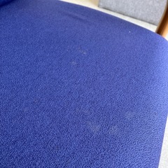 イ2511-409 希少！Karimoku キャスター付き アームチェア 手押し可能 ブルー キズ汚れ有り　の画像