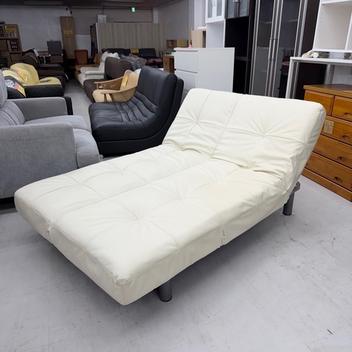 【美品‼️】ニトリ 180cm幅3人掛けソファベッド Nシールド 背もたれ•肘掛け角度調整可能 合成皮革ホワイト♪