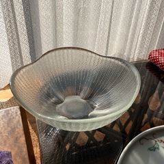 ガラスの深皿の画像