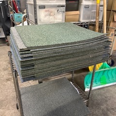 タイルカーペット３４枚の画像