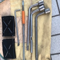 トヨタ純正のビンテージ車載工具バッグ（ツールロールケースの画像