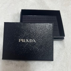 PRADA 　ギフトボックスの画像