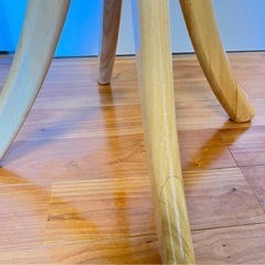  丸テーブルマルニ
の画像