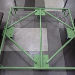 中古品 サカエ 樹脂パレット台車 フロアストッパー付 SC-110の画像