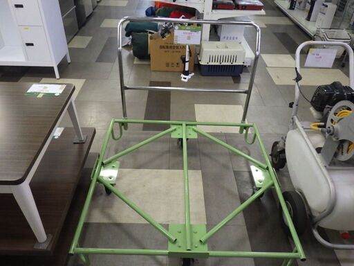 中古品 サカエ 樹脂パレット台車 フロアストッパー付 SC-110