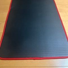 adidas(アディダス)　厚め 幅広 10mm 耐久性 トレーニングマット/ヨガマット 滑り止め ストラップ付の画像