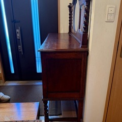 アンティーク　鏡付き家具
の画像