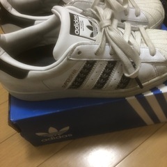 スニーカーの画像