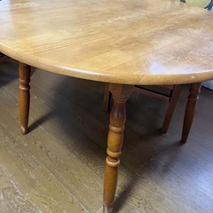 無料ダイニングテーブルの画像