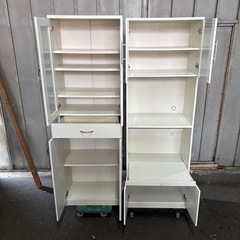 食器棚 カップボードの画像