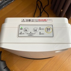 美品！セラミックヒーター　アイリスオーヤマの画像