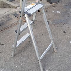 【リサイクルショップどりーむ天保山店】NO.5015　脚立　写真参照🎵の画像