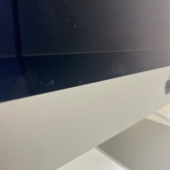 Mac (21.5-inch, Late 2015)とマウスの画像