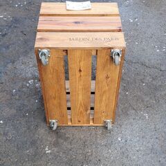 【リサイクルショップどりーむ天保山店】NO.5019　箱　キャスター付き♪の画像