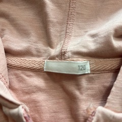 子供服　ピンク色パーカー　120サイズの画像